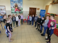 005
